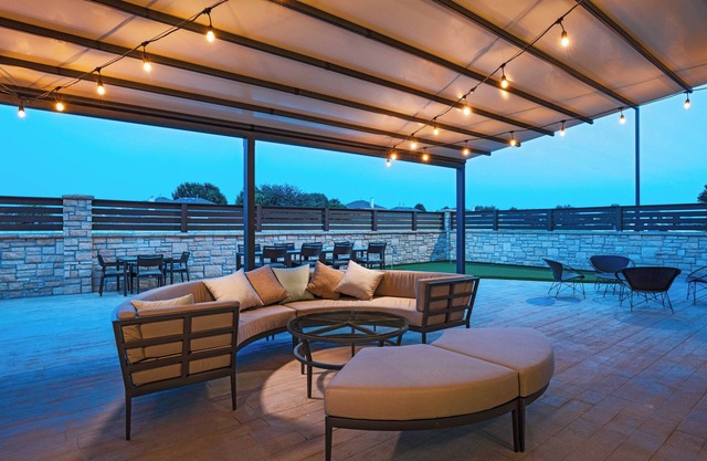 Courtyard by Marriott Dallas Grand Prairie