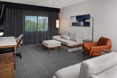 Courtyard by Marriott Charlotte Ballantyne