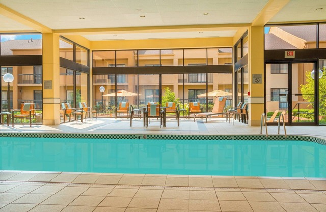 Courtyard by Marriott Chicago Deerfield