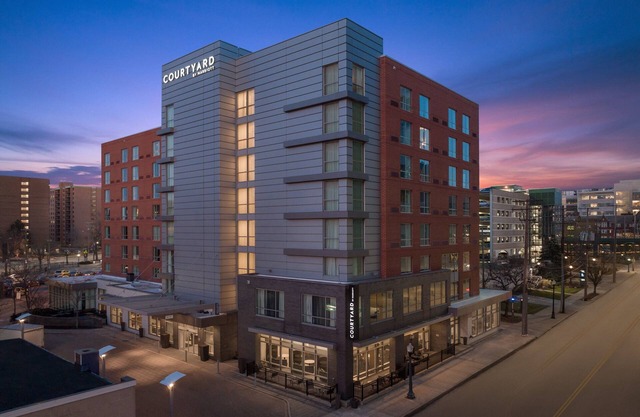 Courtyard by Marriott Cleveland University Circle