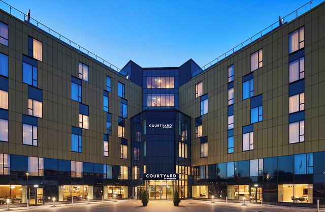 Courtyard by Marriott London Heathrow Airport
