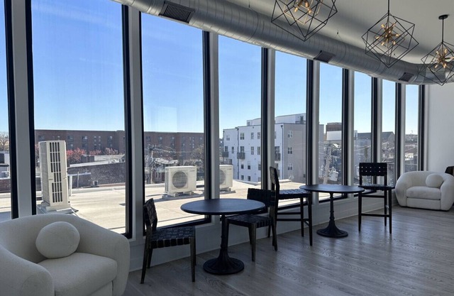 Cove Escape in Fells Point, Next to Broadway Market
