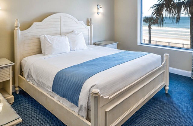 Cove On Ormond Beach Resort ~ 2 BD CONDO ON THE BEACH ~ BEAUTIFUL VIEWS