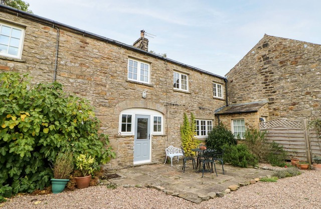 COVERDALE COTTAGE, family friendly in Carlton-In-Coverdale