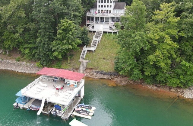 Covered Bar & Dock - Safe Cove 360LB ICE MACHINE Slide Hottub 4MstrBd Canoe WIFI