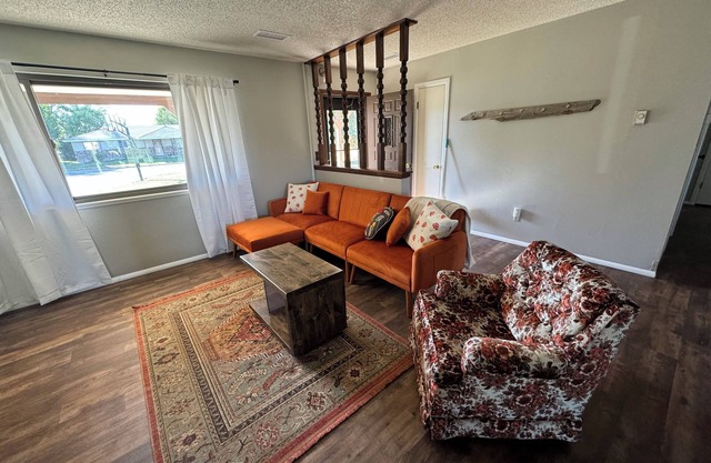 Cowgirl Casa ~ ADA accesible & kid friendly 3/2 ranch home in Montrose, CO