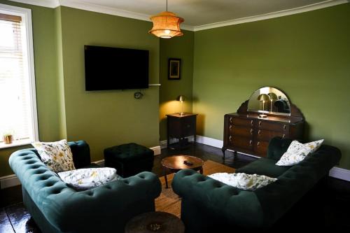 Cowpe Lowe View House