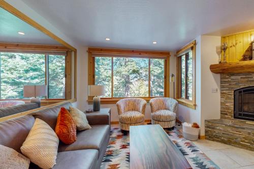 Horn Lodge Truckee 
