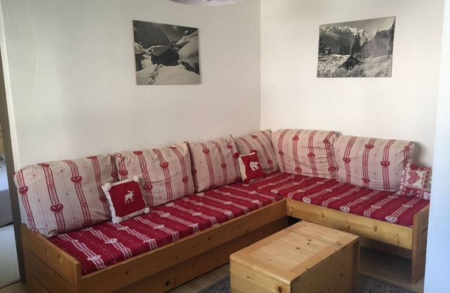 Cozy 1-BR Apt in Val Cenis Lanslebourg, 300m from Slopes, Sleeps 4/5, Balcony & Garage