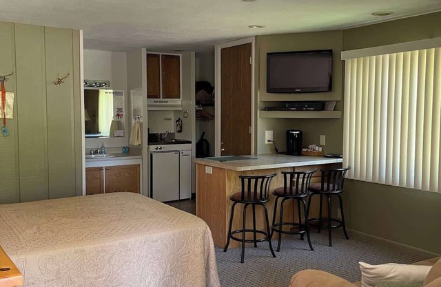 Cozy 1-bed condo Schuss Mtn, Kitchenette, AC, WiFi