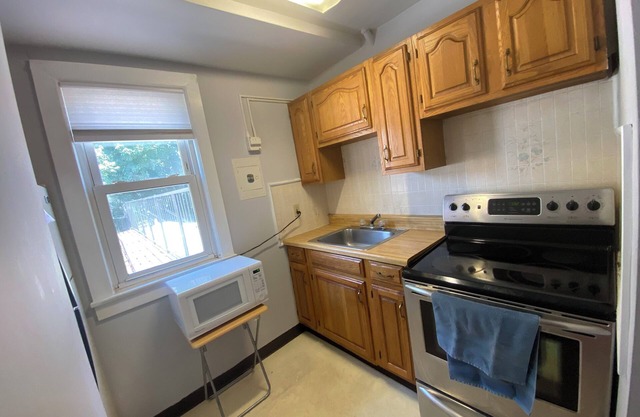 Cozy 1-bedroom apartment in serene Allentown with AC