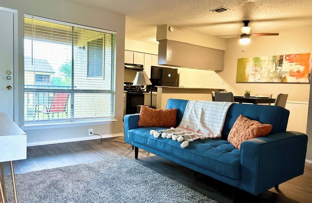 Cozy 1-bedroom apartment, centrally located, great for workers, quiet, WiFi