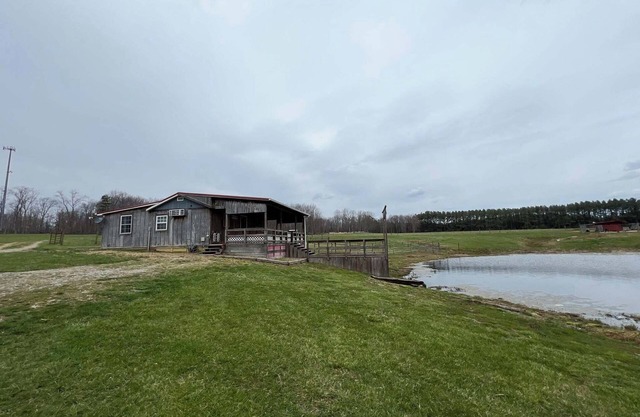 Cozy 1-bedroom cabin with AC, FREE WiFi in Jamestown
