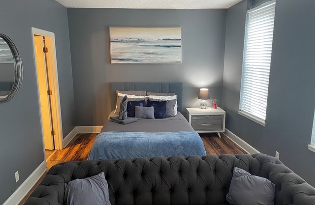 Cozy 1-bedroom condo in vibrant downtown Spartanburg close to baseball park!