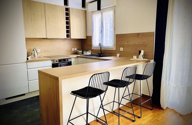 Cozy 1-bedroom condo in Paris with WiFi and underground parking