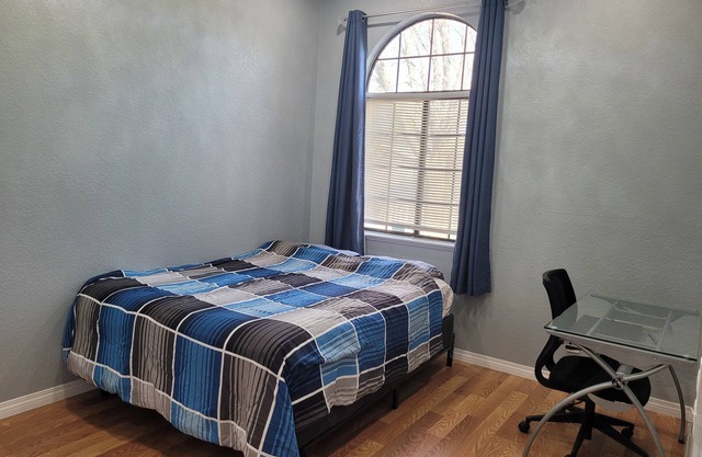 Cozy 1-bedroom in a family home. Quiet neighborhood!