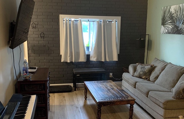 Cozy 1 bedroom in the heart of Chelmsford!