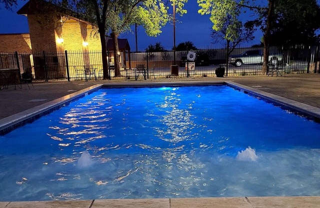 Cozy 1-Bedroom RV Retreat with Pool Access