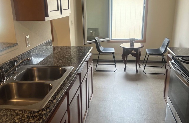 Cozy 1-bedroom with WiFi and AC in a quiet and charming area in Grand Rapids