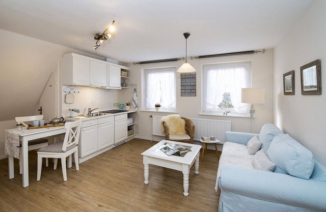 Cozy 1-room apartment for 2 persons, WLAN, parking facilities nearby.