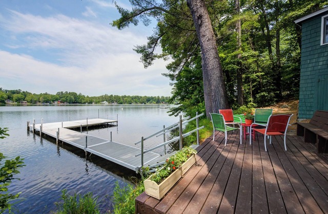 Cozy 100-year-old Maine camp, steps to Little Sebago Lake