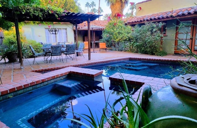 Cozy 1940's Spanish Villa With All The Comforts Of Home