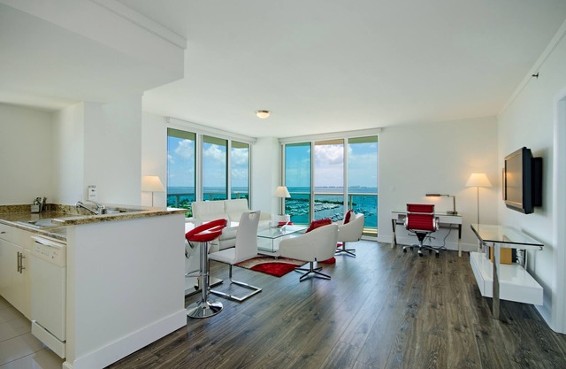 Cozy 1BD/1.5BA @ Hotel Arya w/Beautiful View & Free Parking