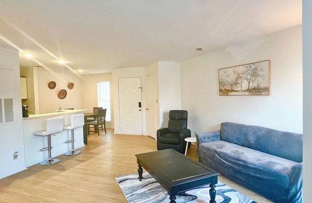 Cozy 1BD/1BA condo in Lake Wylie & Charlotte, NC. Nestled in a tranquil setting