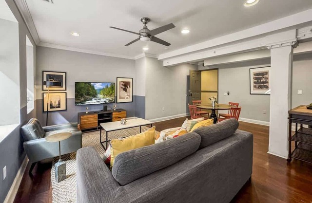 Cozy 1BD | Old City | 2 Beds | Independence Hall