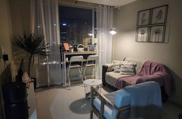 Cozy 1BR Condo in Mandaluyong City with City Skyline View