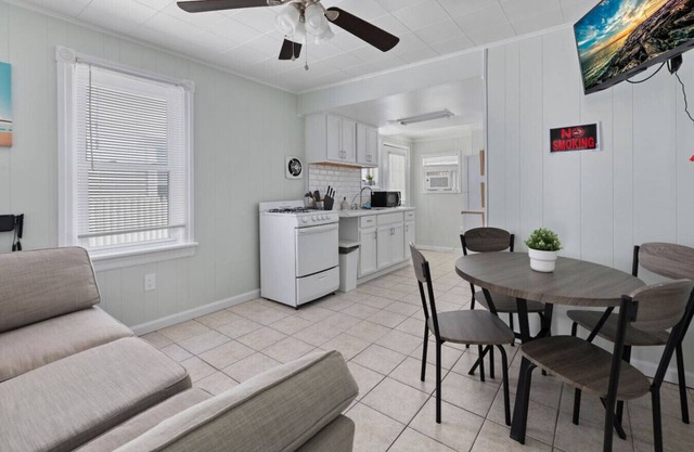 Cozy 1st Floor apt blocks from Beach/Boardwalk 1