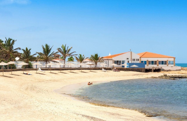 Cozy 2-BDR Apartment Near Murdeira Beach – LCGR