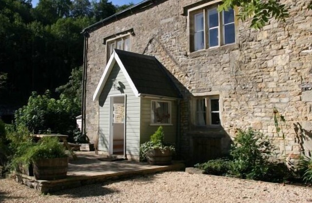 Cozy 2 bed cottage, woodburner, fab walks, bike storage and washing
