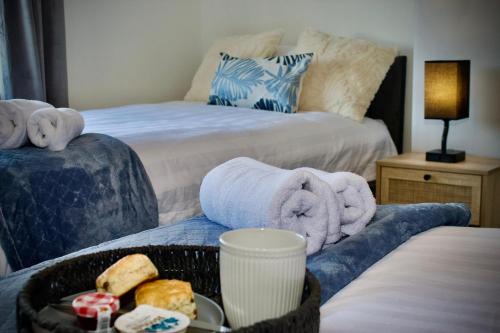 Cozy 2-Bed Home, St Helens - Sleeps 5 - Free WiFi