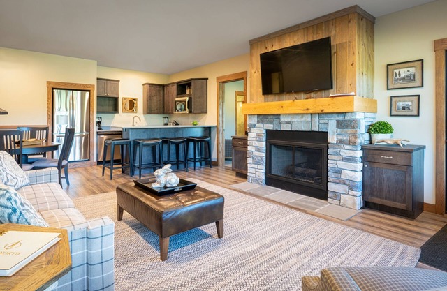 Cozy 2 Bedroom-2 Bath Cottage Near Ski Resorts! Stay at True North Golf Club
