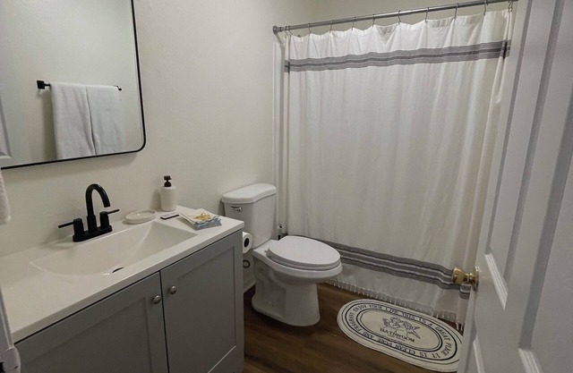 Cozy 2-bedroom apartment in Los Angeles