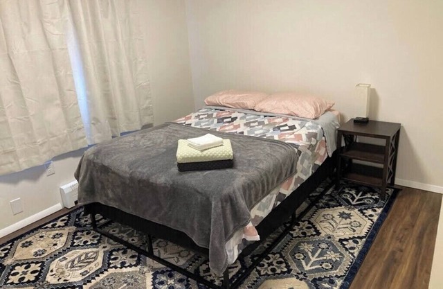 Cozy 2-bedroom apartment in soothing Anchorage with WiFi