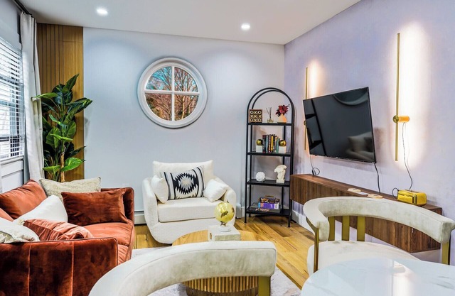 Cozy 2-bedroom apartment in St Albans Queens