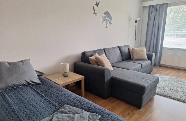 Cozy 2-bedroom apartment with free parking