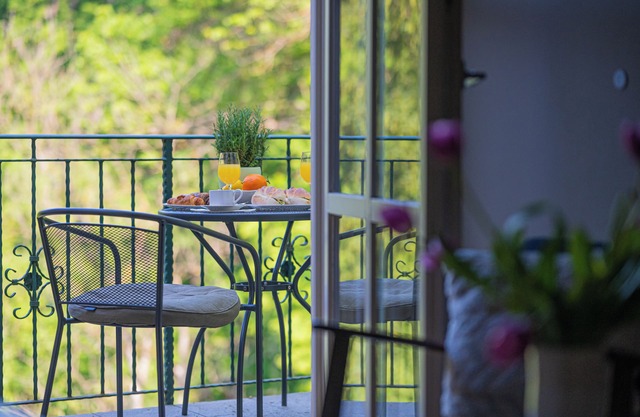 Cozy 2-bedroom apartment with AC, WiFi in superb Zagreb