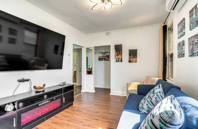 Cozy 2-bedroom apartment in charming Lodi with AC