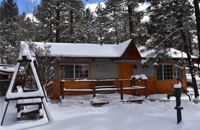 Cozy 2-bedroom cabin in lovely Big Bear