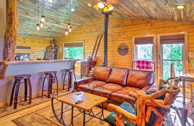 Cozy 2-bedroom cabin in marvelous Jefferson