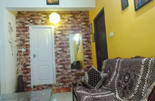 Cozy 2 bedroom condo with excellent view.