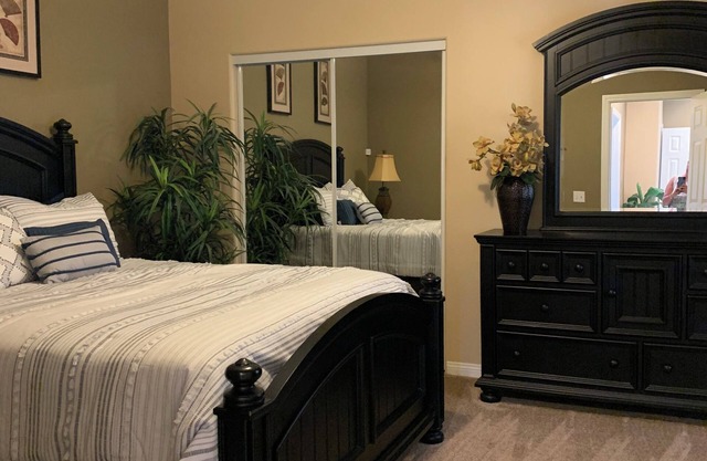 Cozy 2-bedroom condo in Indian Palms Country Club, with pools & golf course