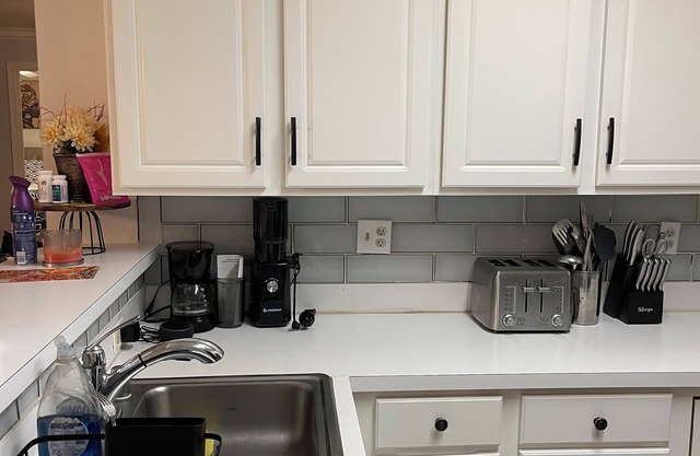 Cozy 2-bedroom condo in enchanting Pikesville with AC, WiFi
