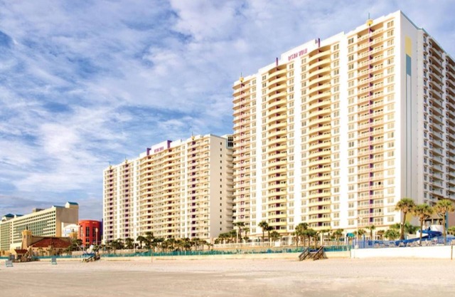 Cozy 2-Bedroom Deluxe Suite in Beautiful Daytona Beach!