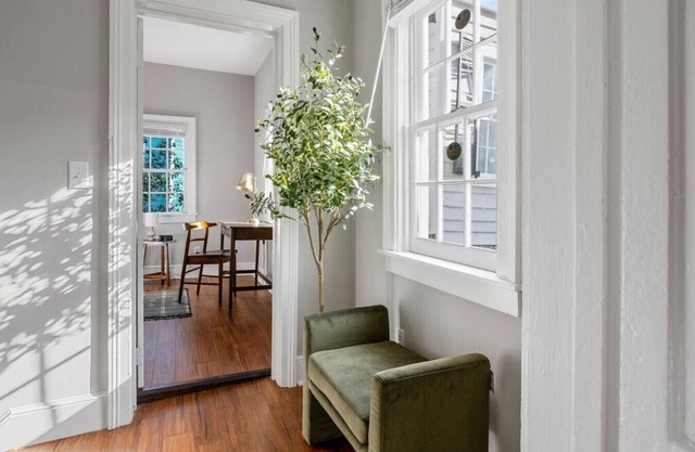 Cozy 2 Bedroom Home - Just Off Broad St - Downtown