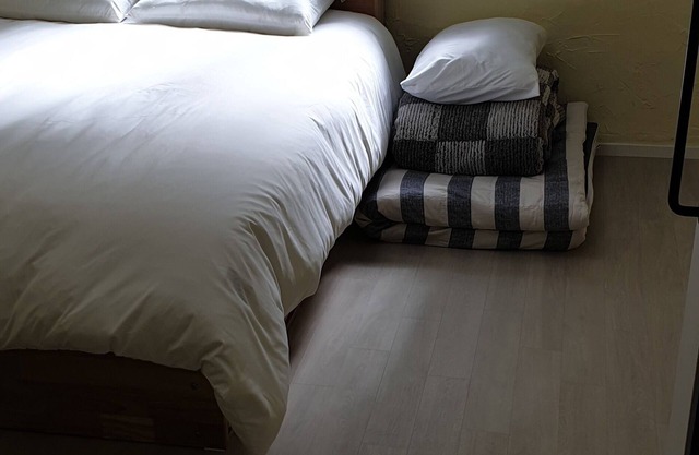 Cozy 2-bedroom house in Euijeongbu. 1 hour from Airport with Direct airport bus.