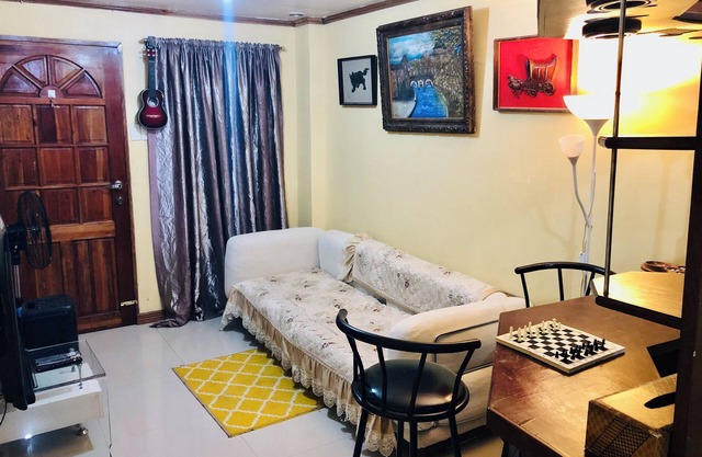 Cozy 2-Bedroom Retreat Near Burnham & Attractions with Scenic Views
